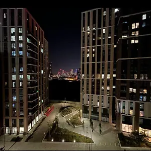 2 Bed Close To Station With Parking London